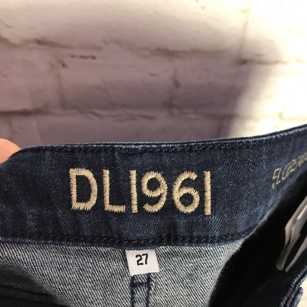 DL1961 Florence Vortex Distressed Raw Hem Capri 27 - Picture 6 of 8
